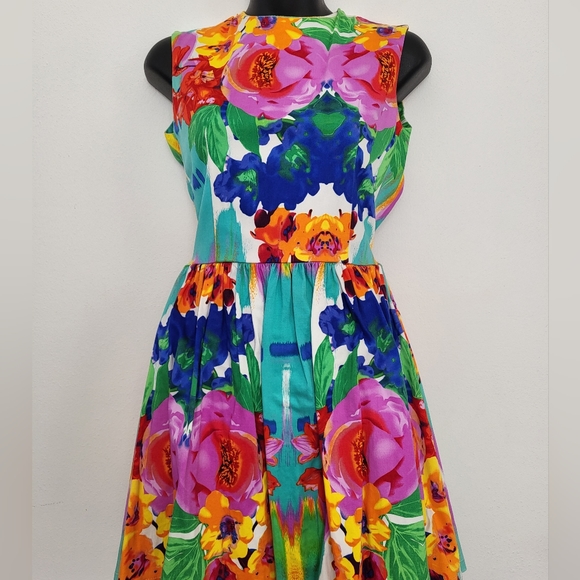 Dress - Picture 3 of 3